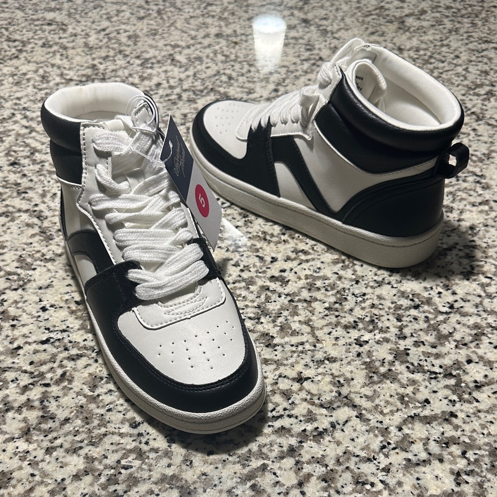 Universal Thread High-Top Sneakers